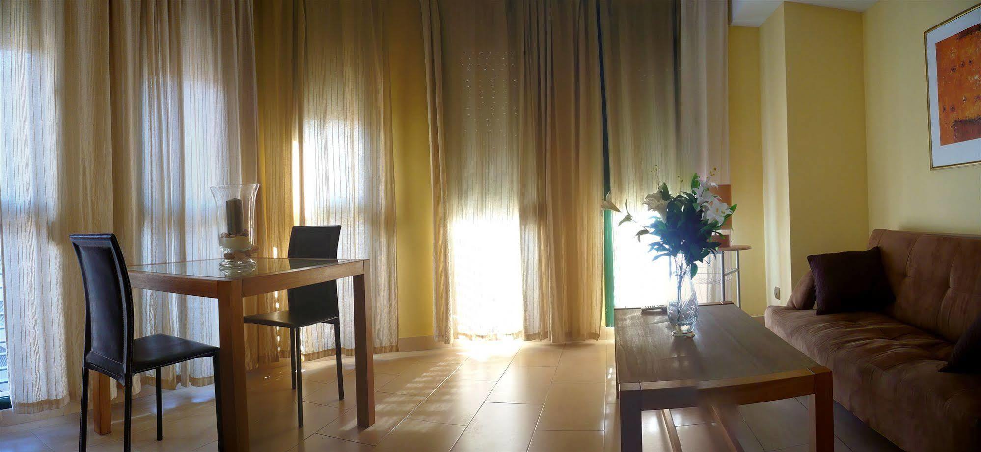 Apartamentos Suites Oficentro Μάλαγα Εξωτερικό φωτογραφία